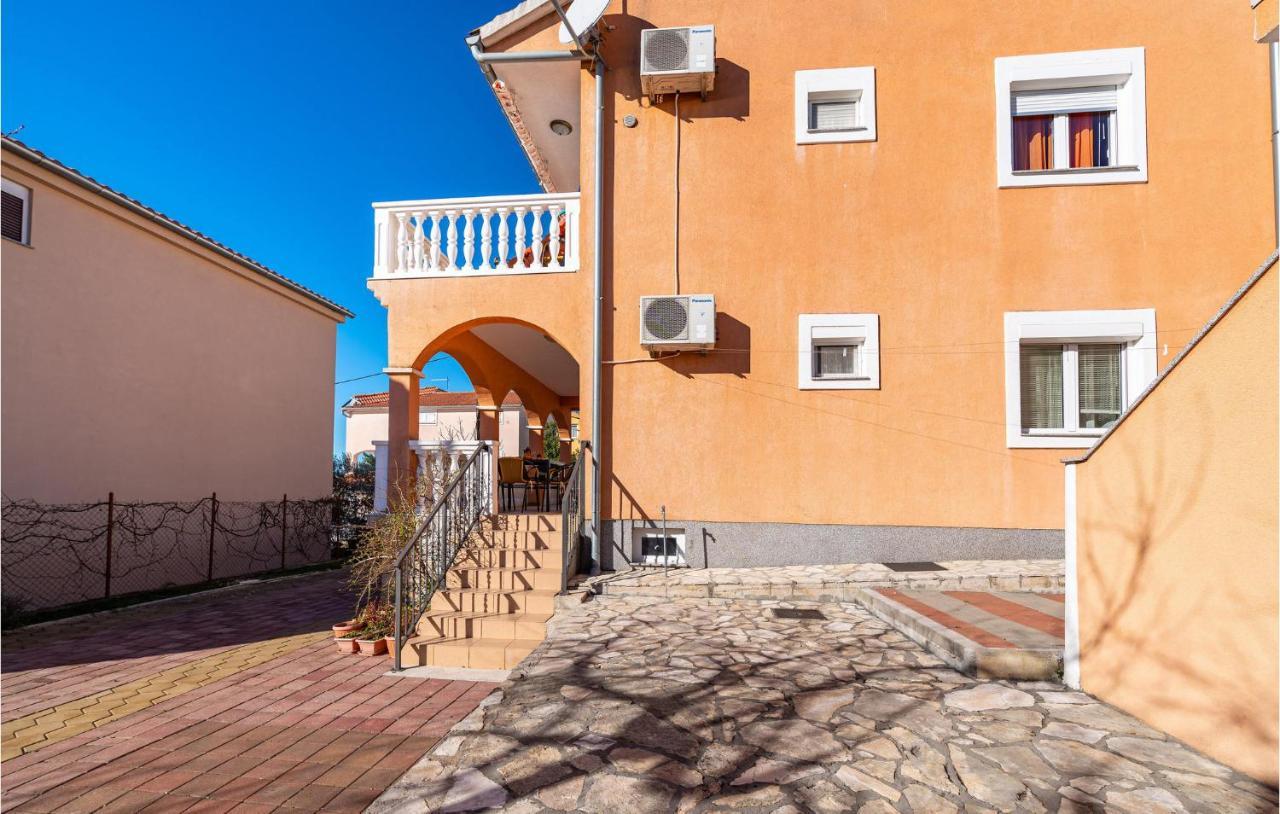 Beautiful In With Kitchen Apartment *